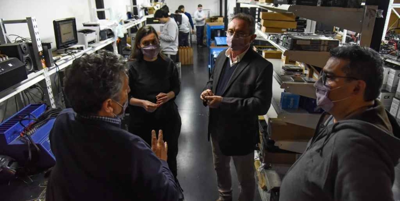 Costamagna valoró la creación de empleo industrial y los caminos de la ruralidad