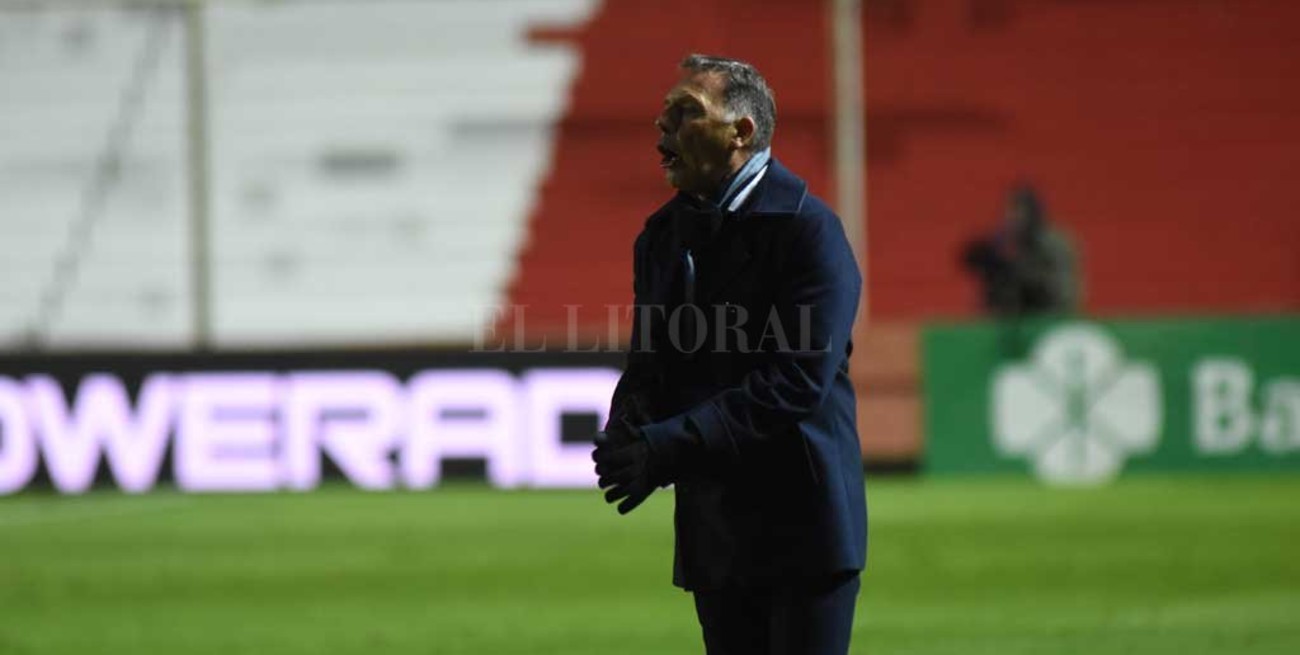 Russo lamentó el empate frente a Unión y dijo que Boca se metió "muy atrás"