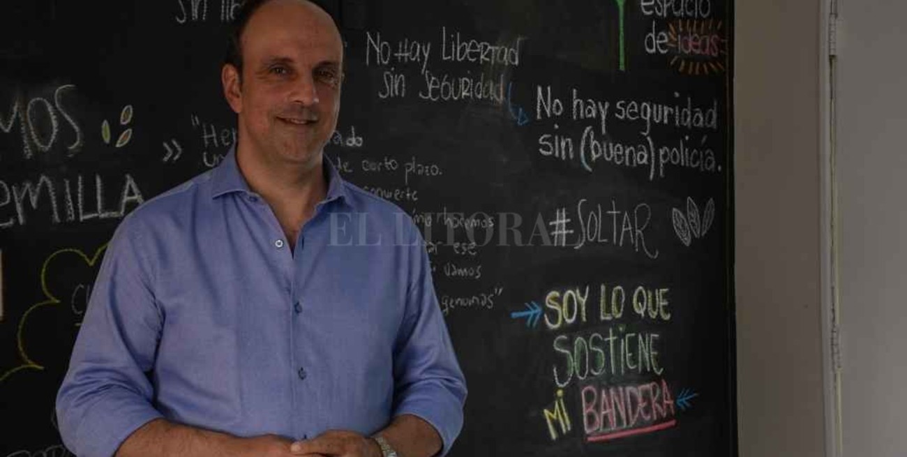 José Corral : "No se puede poner a la democracia en cuarentena"  