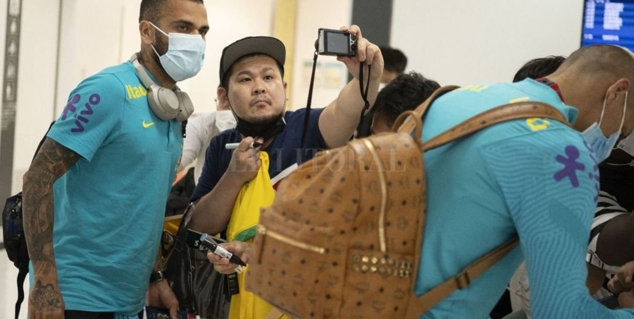 Dani Alves: "Soy como Benjamin Button, voy de más a menos"