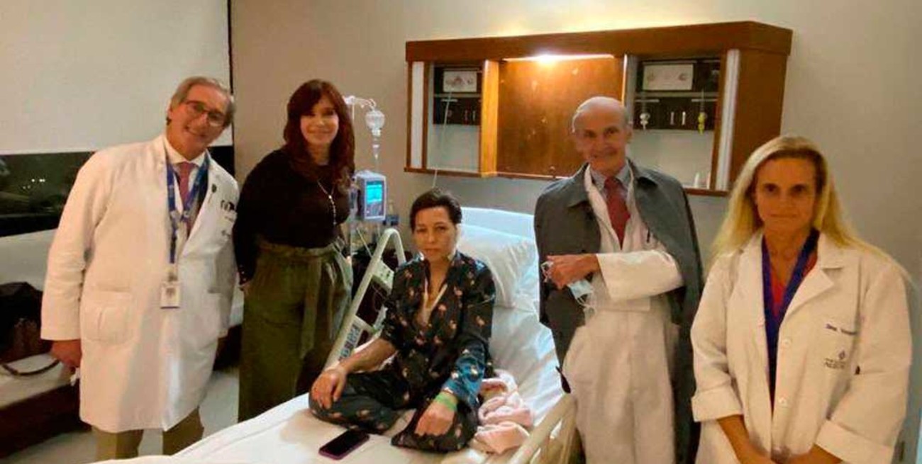 Polémica por una foto de Mayra Mendoza con Cristina Kirchner: sin barbijo ni distanciamiento