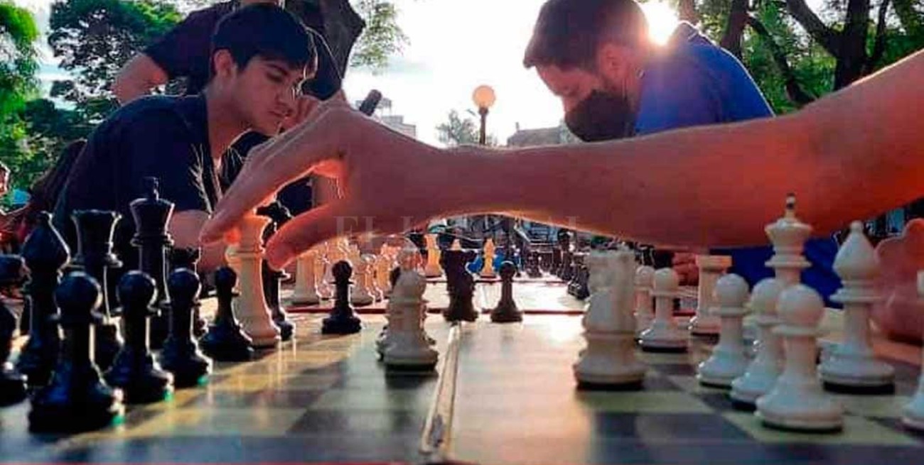 El laberinto del ajedrez: entre sobrevivir a la pandemia y el boom de "Gambito de Dama"