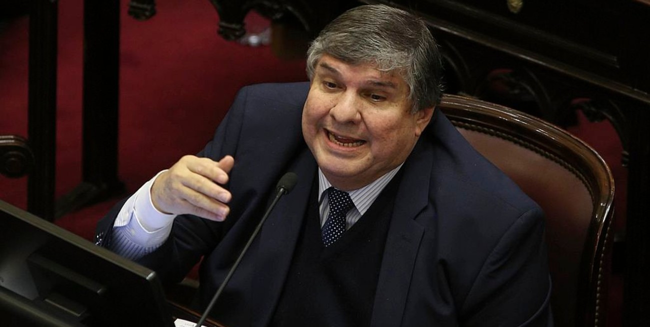 Senadores kirchneristas advirtieron al FMI que "se abstenga de condicionar a la Argentina"