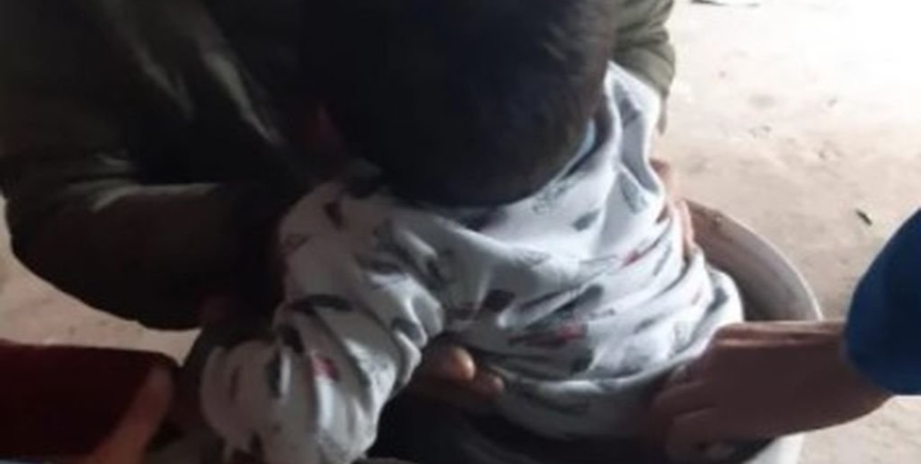 Mar del Plata: los bomberos rescataron a un nene que quedó atrapado en un secarropas