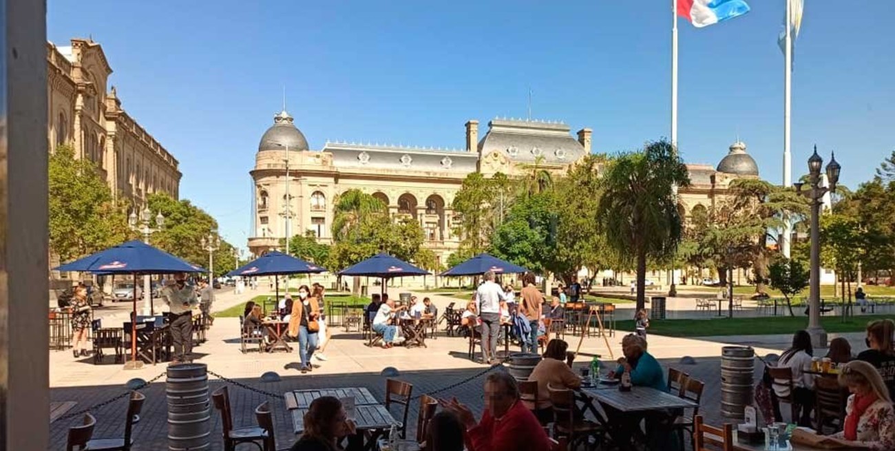 Seguidilla de inseguridad en Casco Histórico: motochorros contra comensales de un bar