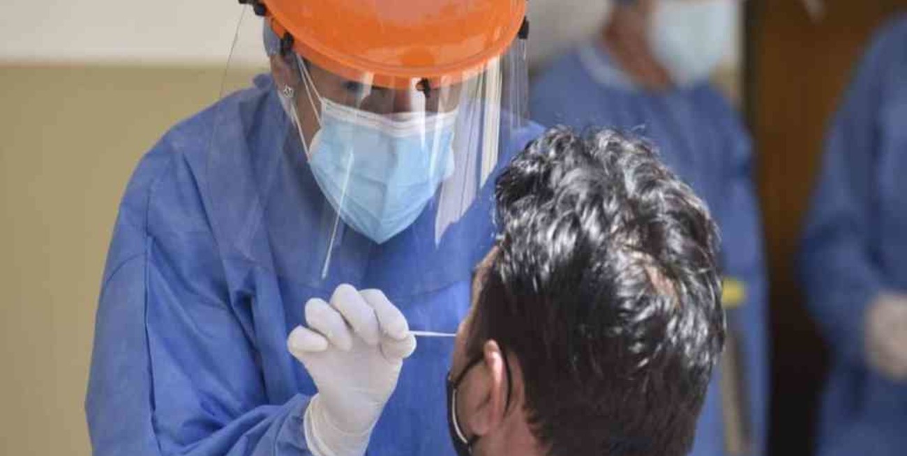 Córdoba habilitó el "código rojo" para atención domiciliaria de casos por la alta ocupación de camas