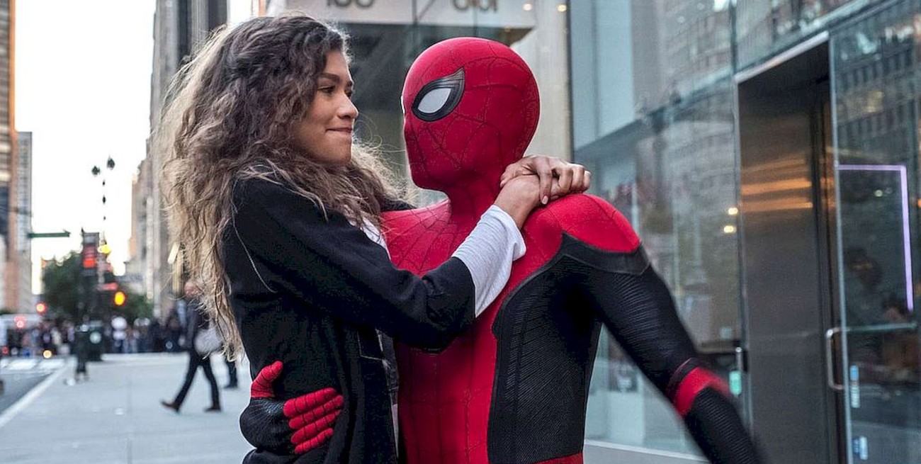 Zendaya y Tom Holland se mostraron juntos en un casamiento 