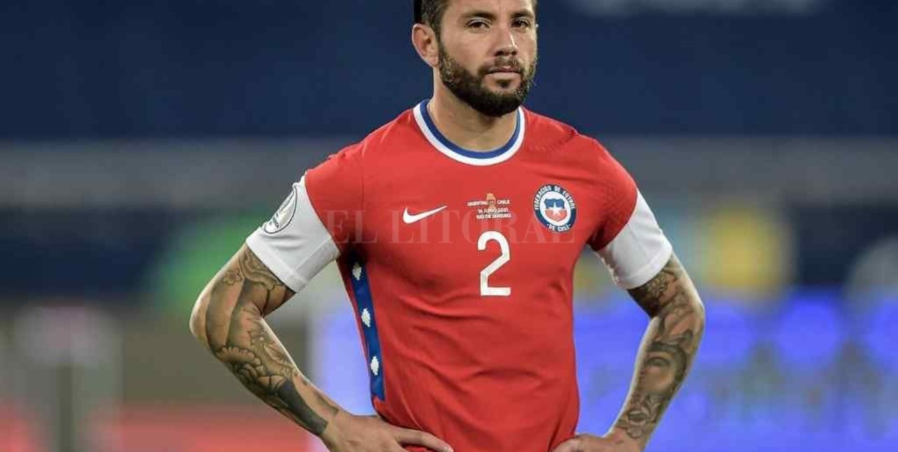 Chile desafectó a Mena y convocó a Nicolás Díaz para la triple fecha FIFA