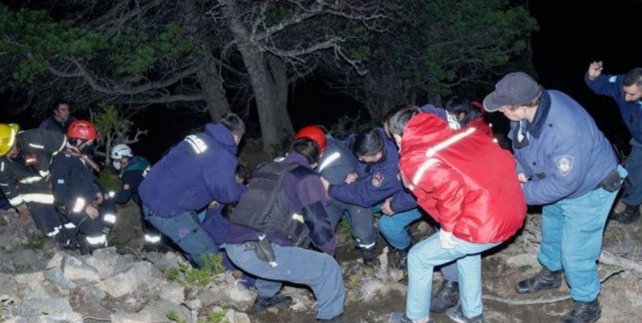 Un joven murió tras caer de un mirador en San Martín