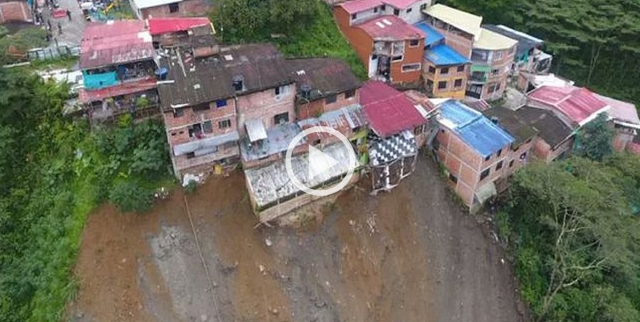 Videos: vecinos registraron el momento en que un deslave se "llevaba" sus casas en Colombia