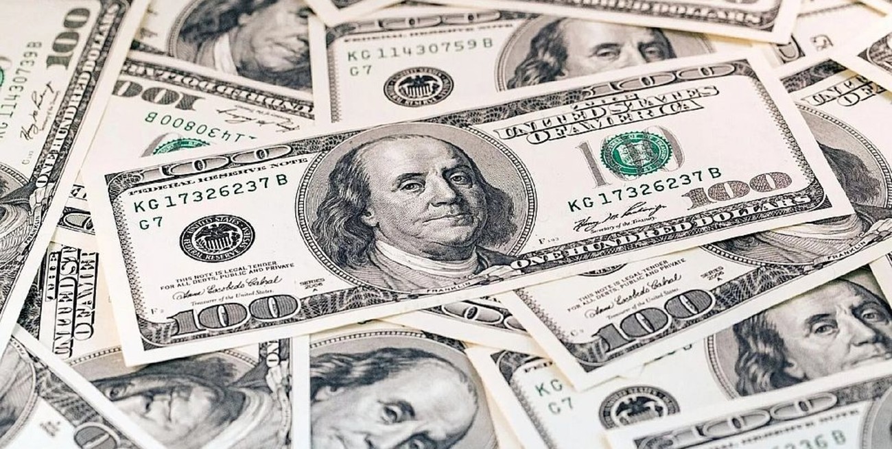 El dólar blue cerró estable a $ 151 y la divisa para ahorro se afianzó por encima de los $ 145