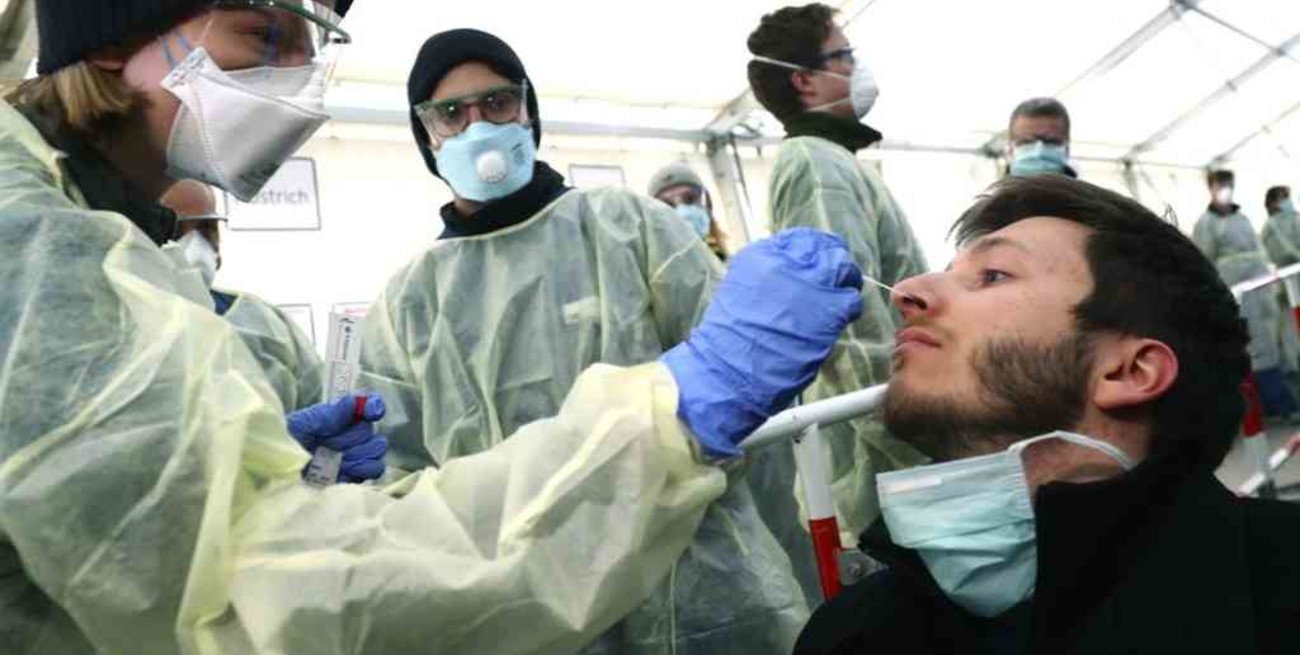 Alemania analiza realizar  test obligatorios de Covid-19 para viajeros