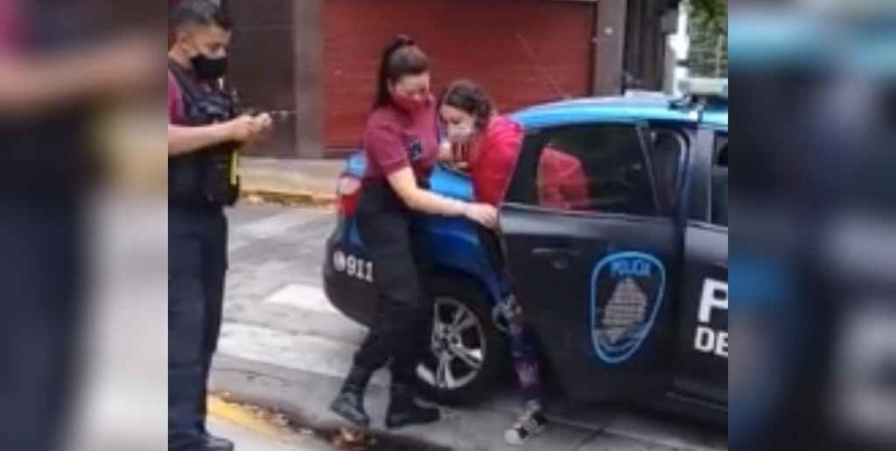 Allanaron el consultorio del psiquiatra de la mujer que raptó a un nene de una colonia 