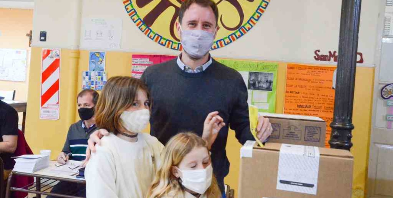 Pellegrini concurrió a votar y se mostró muy confiado