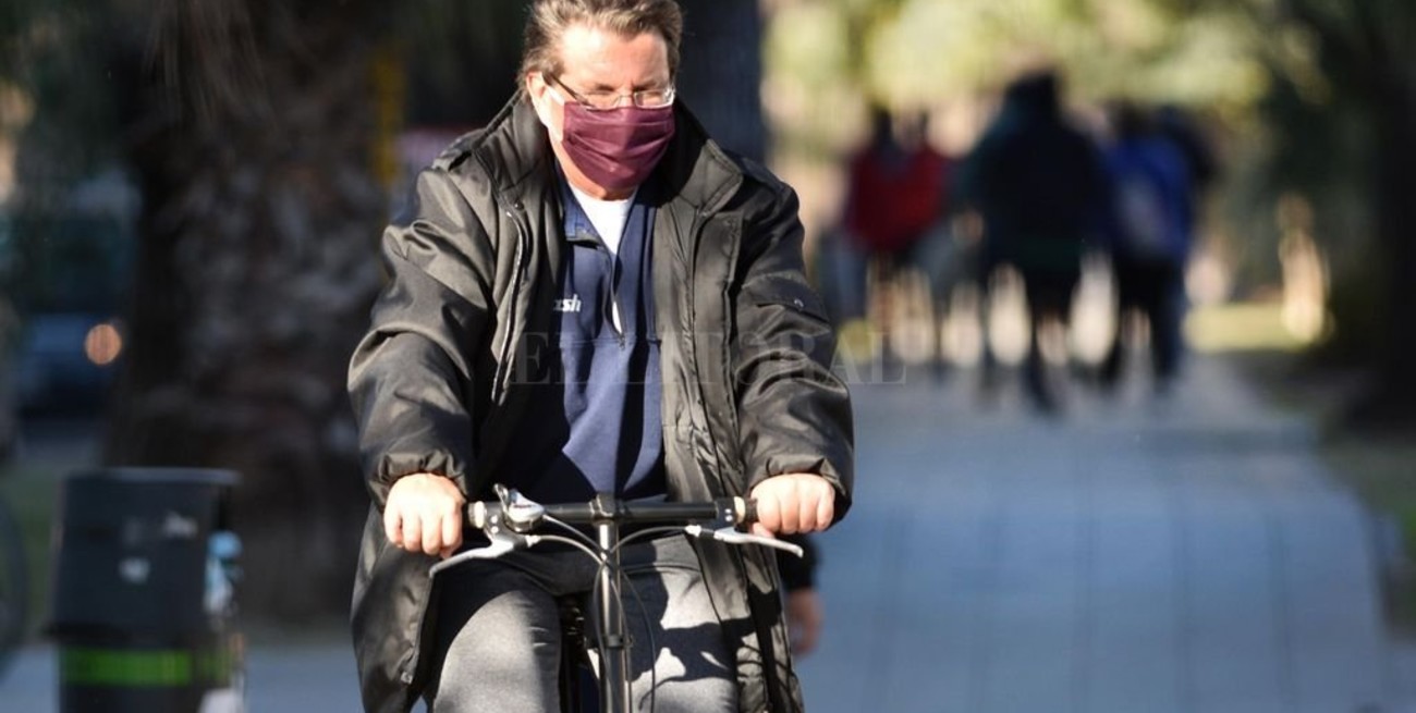 Jueves fresco y parcialmente nublado en la ciudad de Santa Fe