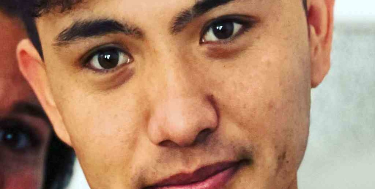 Un joven afgano refugiado en Grecia, pide reencontrarse con su familia atrapada en Kabul