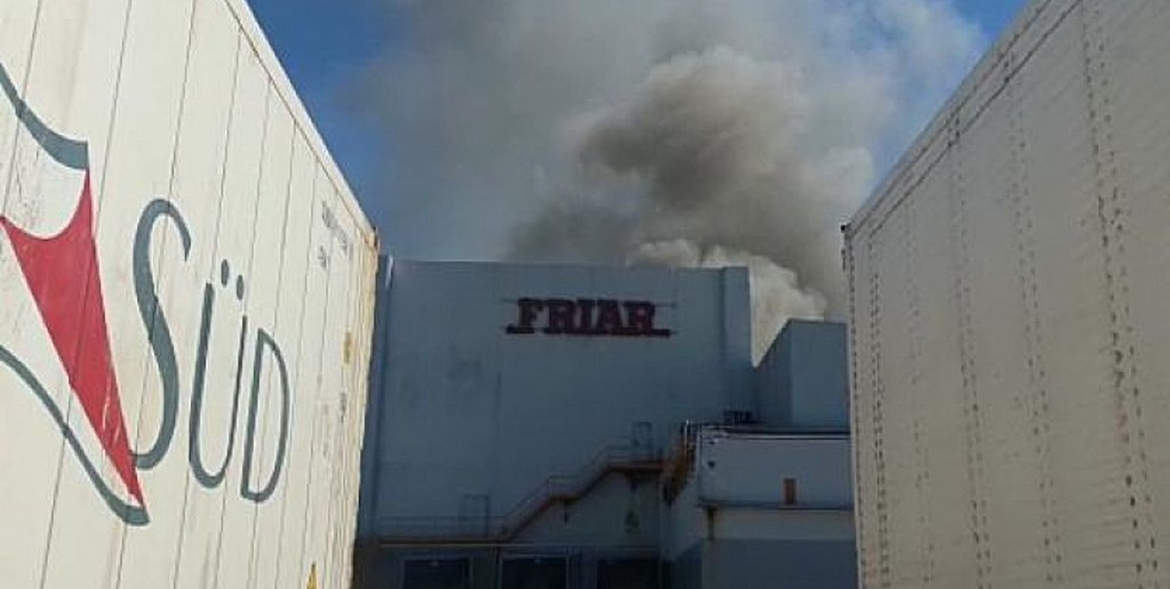Un incendio afectó el interior de la planta de Friar en Reconquista