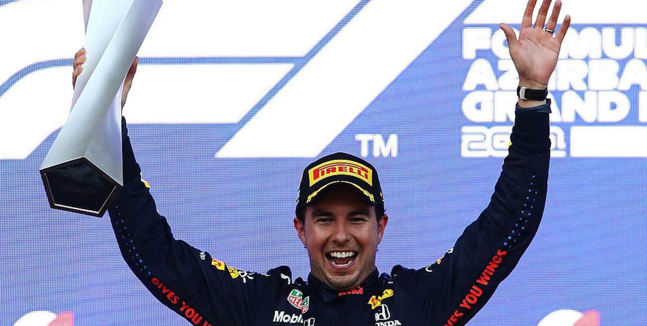 "Checo" Pérez festejó en un sorprendente final