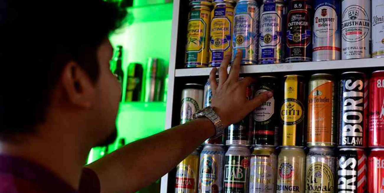 Paraguay vuelve a imponer restricciones en la venta de alcohol para frenar los contagios por coronavirus