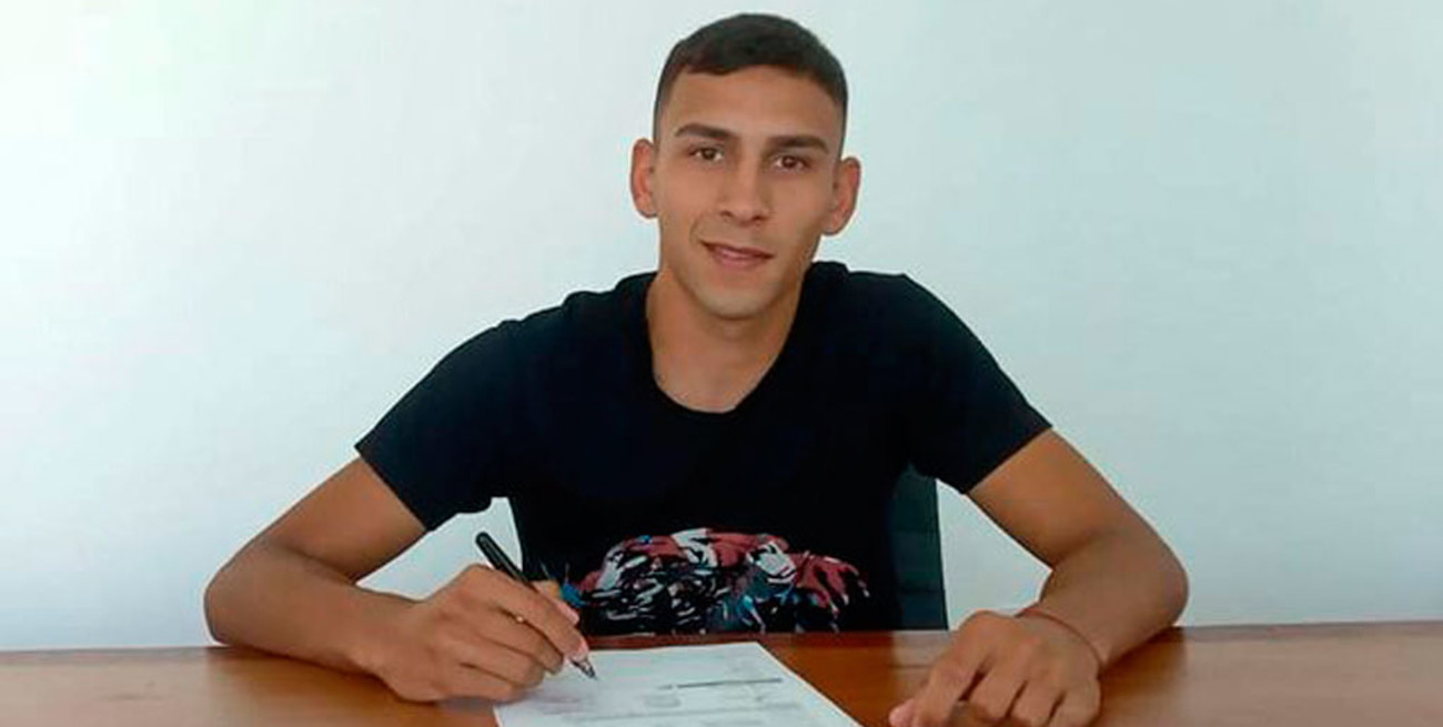 Eric Meza, el amigo de Vigo, firmó primer contrato en Colón