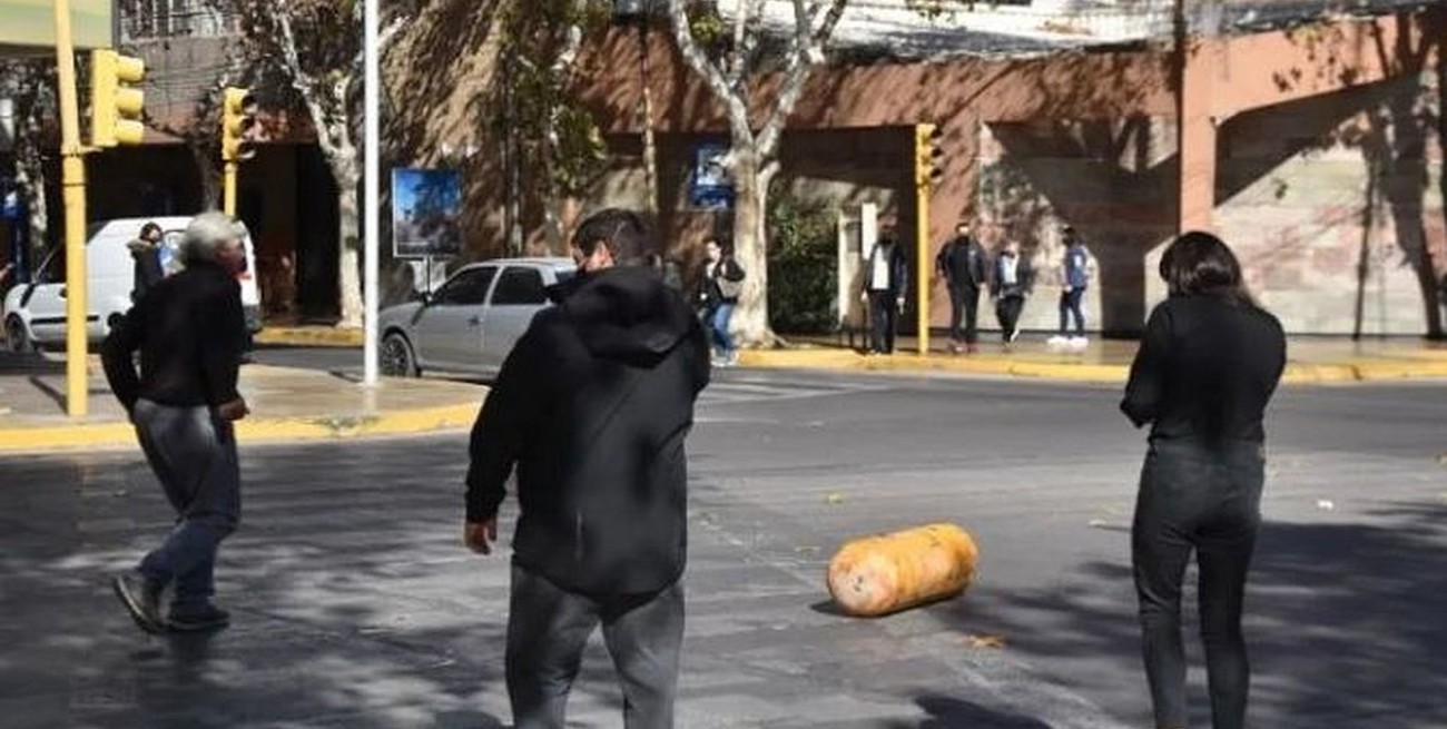 Insólito: circulaba por San Juan y "perdió" el tanque de GNC 