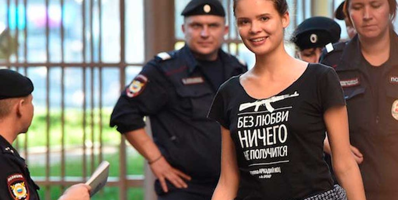 Detienen en Moscú a una integrante del grupo de punk ruso Pussy Riot