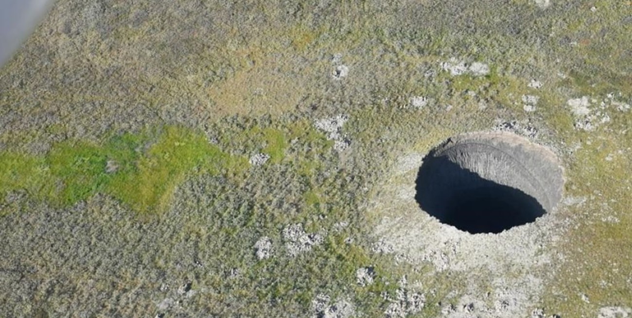 Siberia: estudian si unos "misteriosos" cráteres podrían estar relacionados con el cambio climático