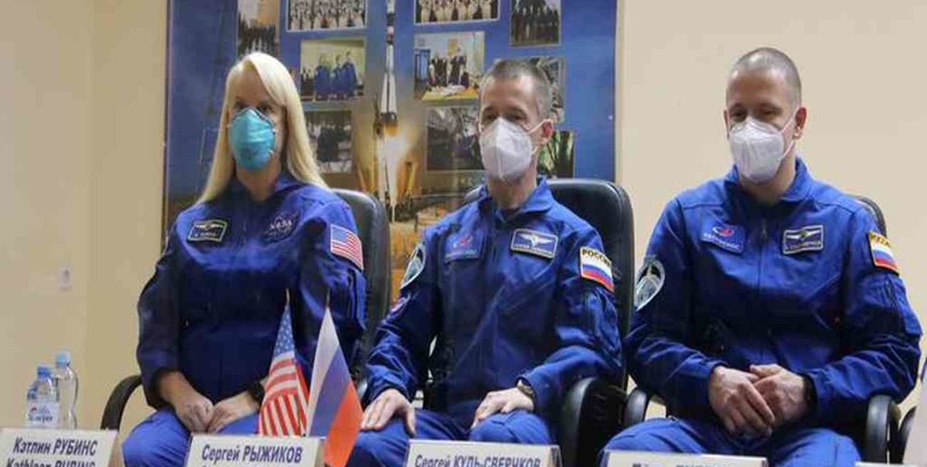 Regresaron a la Tierra tres tripulantes de la Estación Espacial Internacional