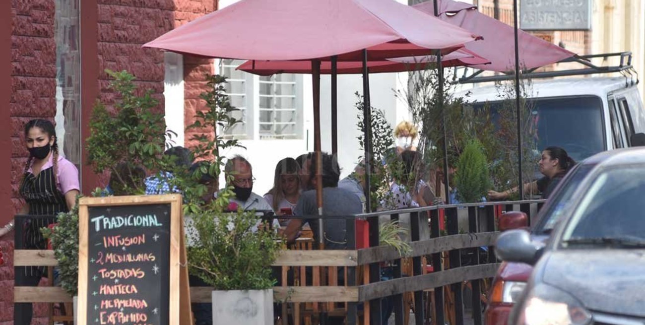 Restricciones en Santa Fe: vuelven comercios y gastronomía pero se mantiene la circulación acotada