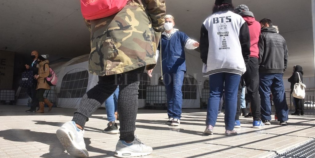 Otros 147 muertos y 5.889 nuevos contagios de coronavirus en Argentina