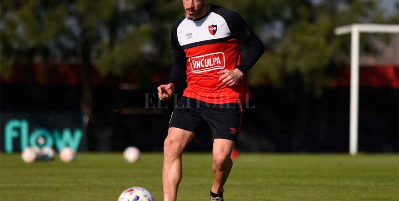 Pablo Pérez se desgarró y se pierde el debut de Newell's con Talleres