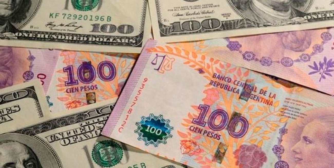 El dólar oficial aumentaba este miércoles y el "blue" cotiza estable a $ 150