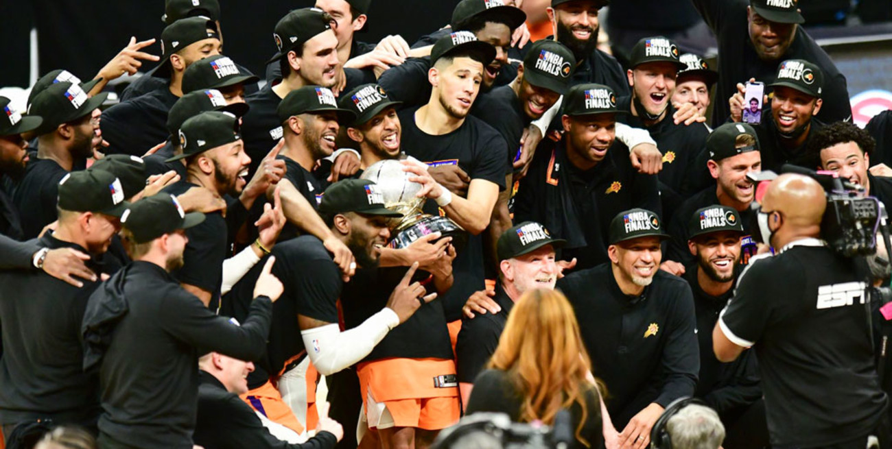 Los Suns ganan la Conferencia Oeste y se convierten en el primer finalista