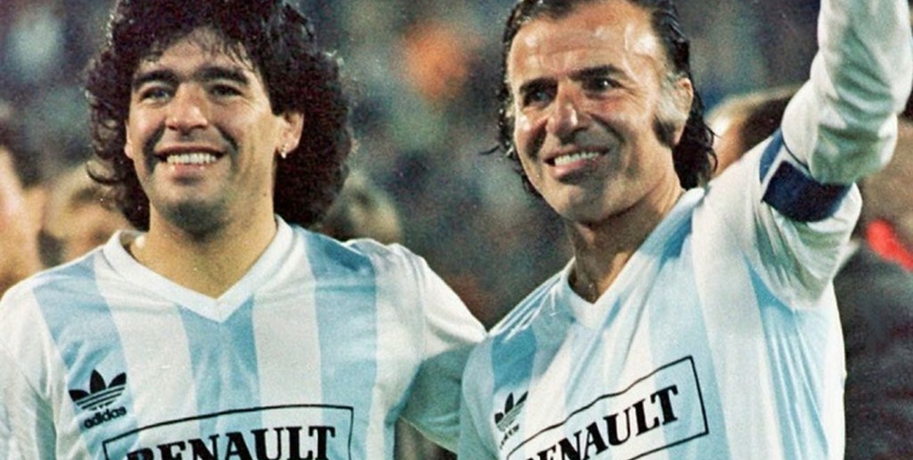 Menem y el deporte: los títulos de River y los partidos con la selección de fútbol y básquet