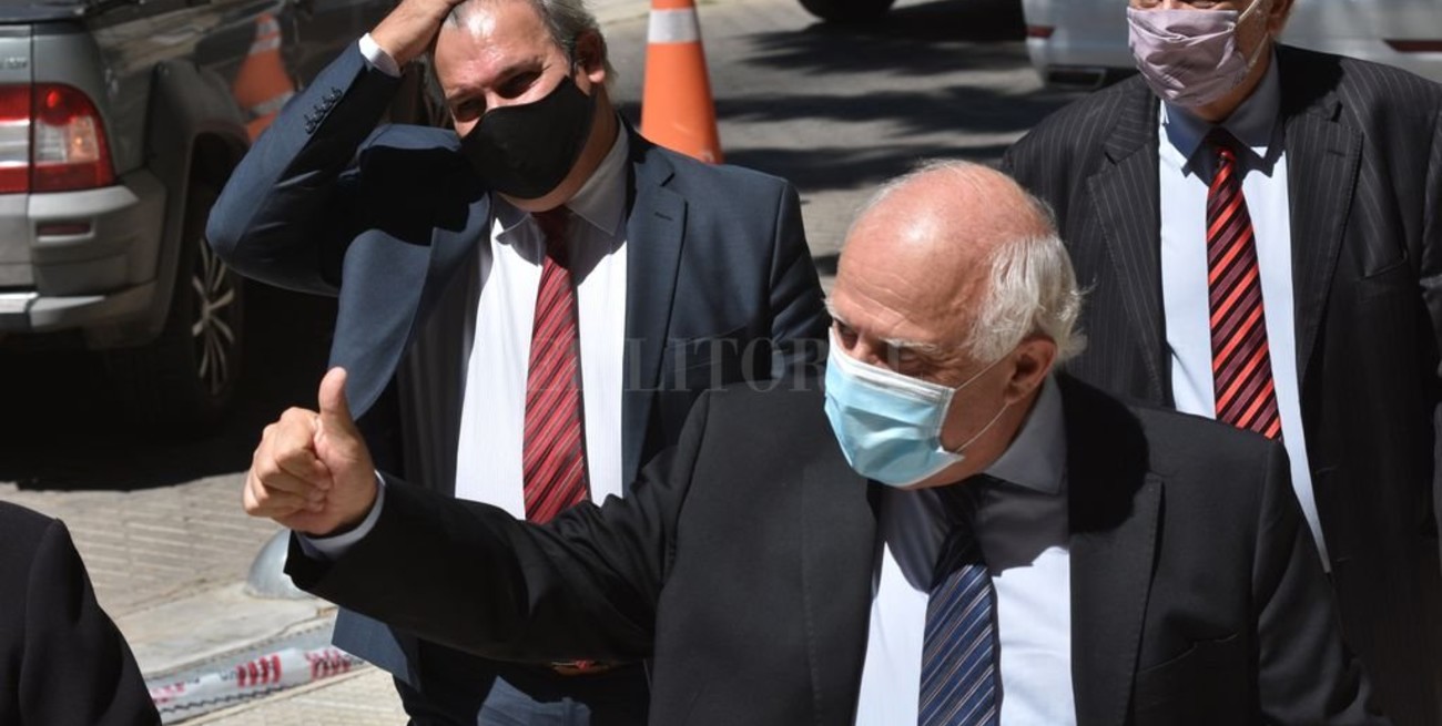 Coronavirus: Lifschitz, dentro de su cuadro crítico, se encuentra estable