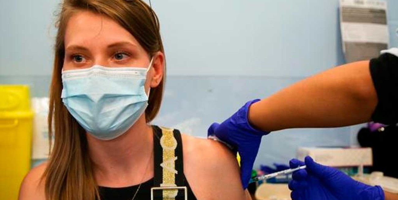 Francia comenzó a implementar la tercera dosis de vacunación contra la Covid-19