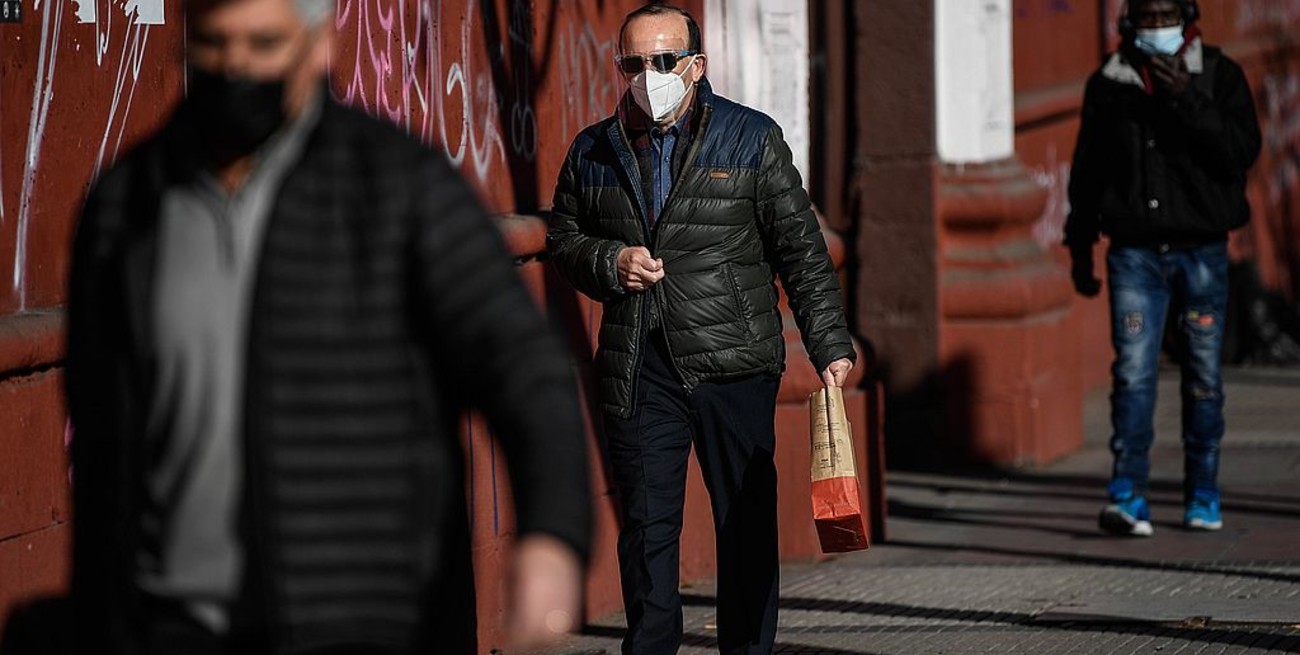 Chile registra la tasa de positividad nacional más baja de toda la pandemia