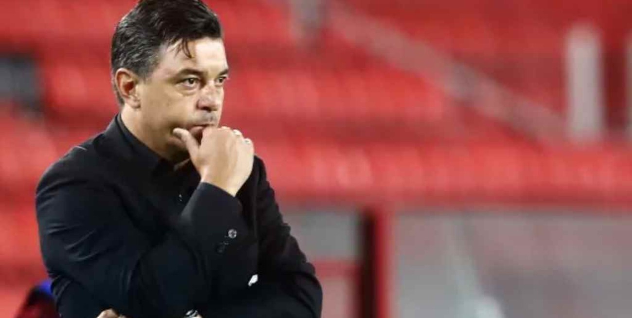 Gallardo se guarda la formación  