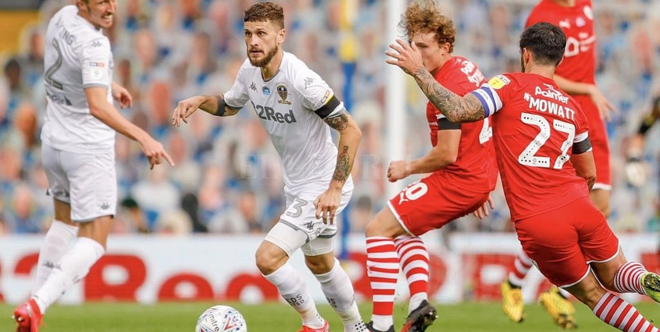 Leeds de Bielsa volvió a ganar y quedó a un paso de ascender a la Premier League