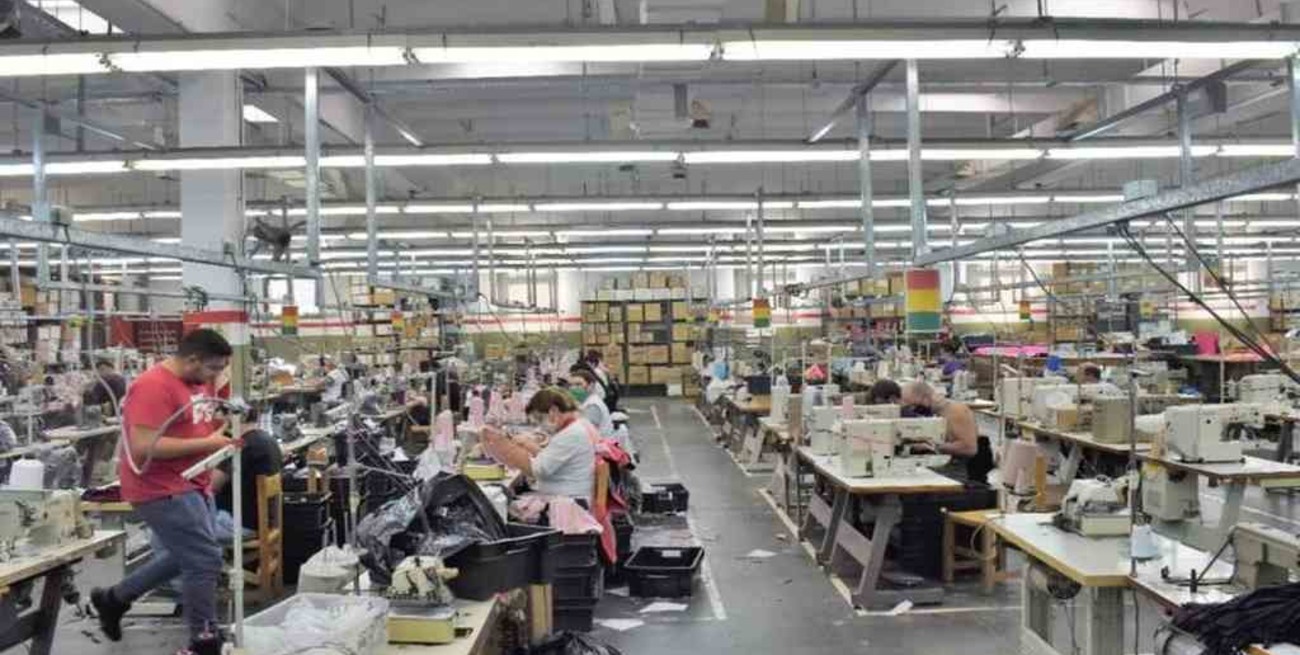 Una ley para la cooperativa de trabajo que cose barbijos