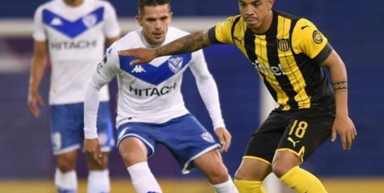 Vélez y Peñarol no se sacaron diferencias en un empate sin goles por la Copa Sudamericana