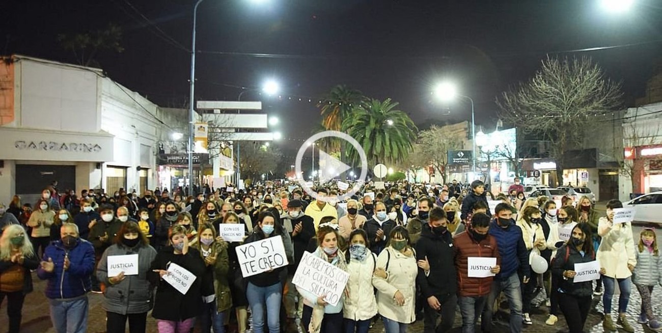 Video: Rafaela se movilizó por un presunto caso de abuso sexual en un colegio privado