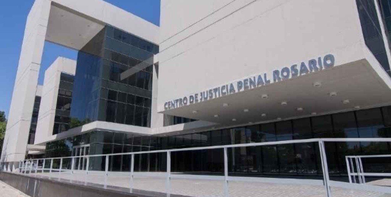 Armas ilegales: prisión preventiva para dos de los policías procesados en el caso