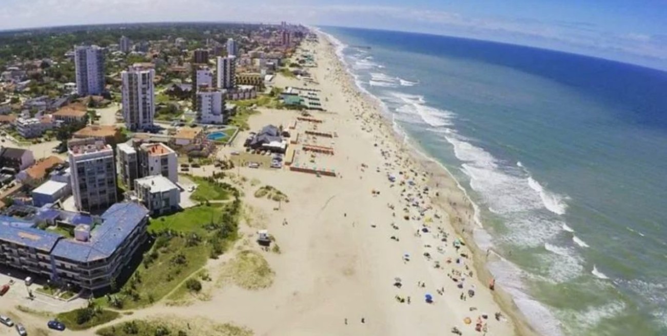 La provincia de Buenos Aires propone eximir a hoteles del impuesto inmobiliario y ofrecer viajes de egresados gratuitos