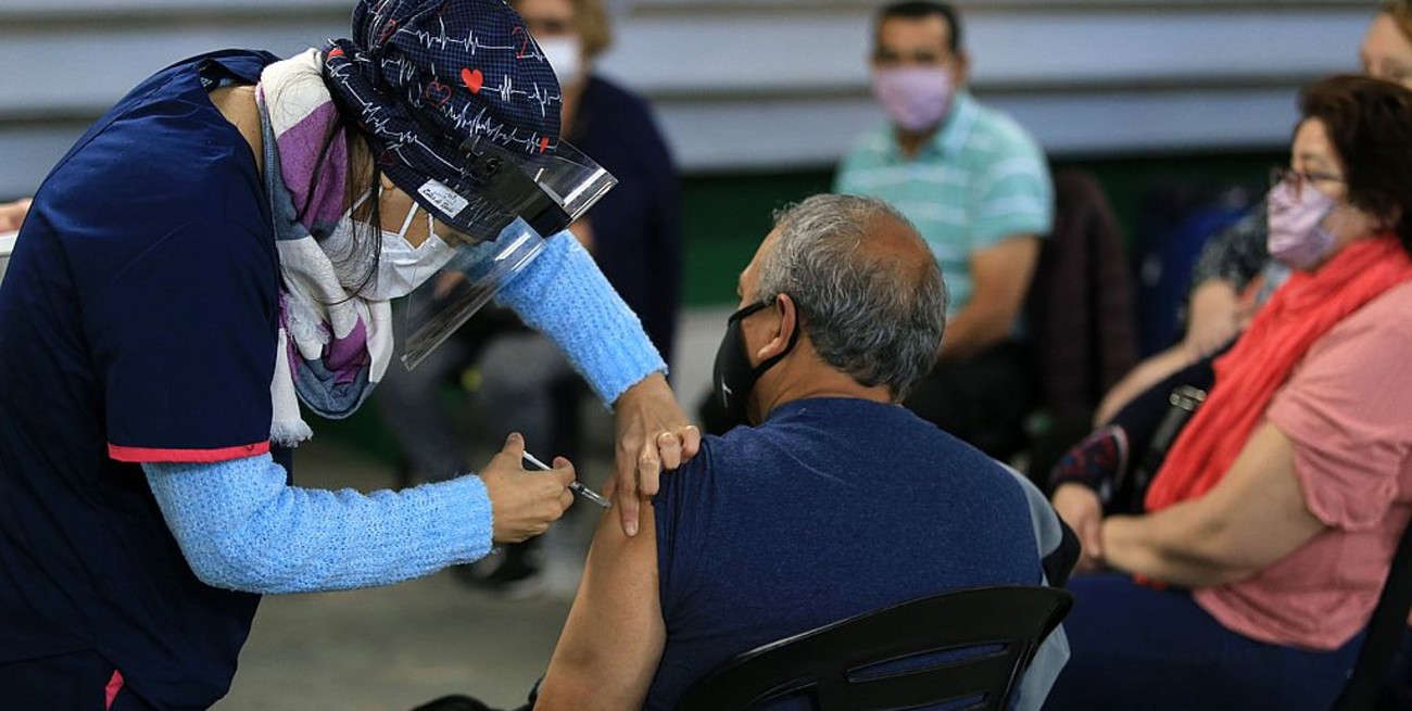 Argentina sumó 641 fallecidos y 35.355 nuevos contagios de Covid-19