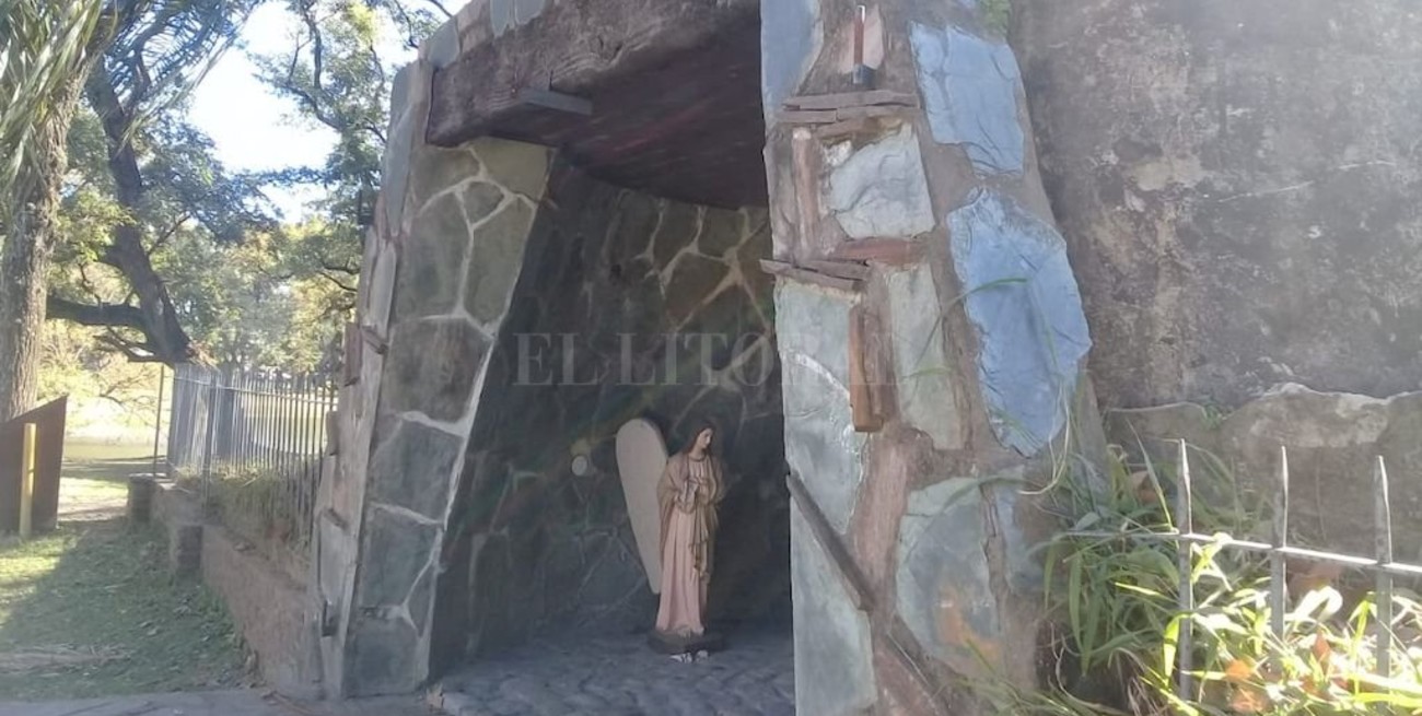 Robaron "las rejas" de la Sagrada Familia en la Parroquia San Pedro 