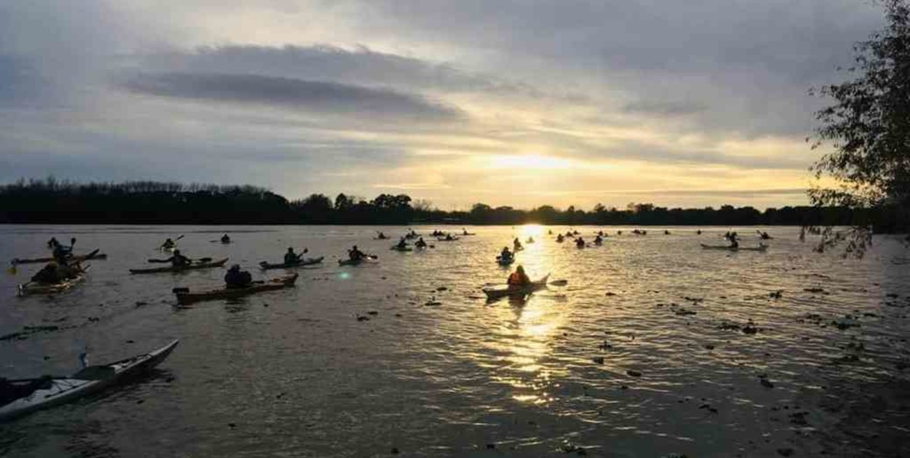 Partieron a remo hacia Buenos Aires en reclamo por la Ley de Humedales