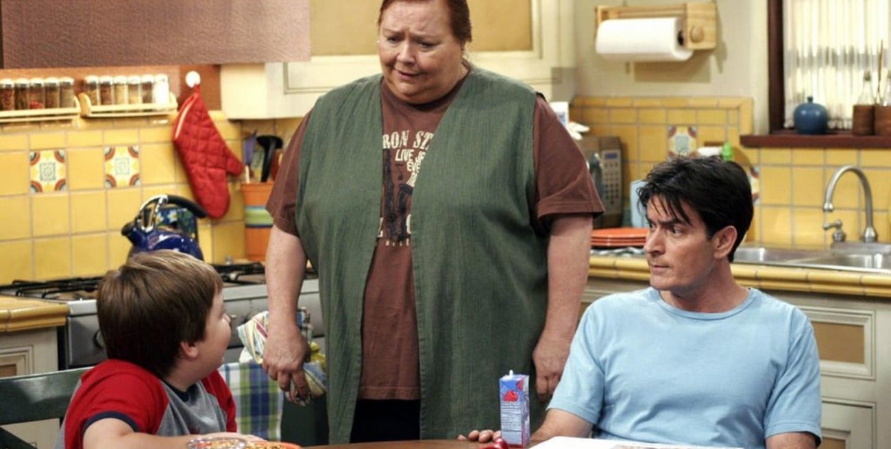 Falleció Conchata Ferrel, la actriz que interpretó a Berta en "Two and a Half Men"
