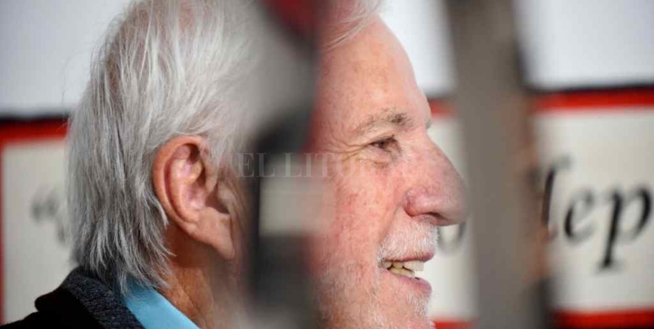 ¿Una estatua o ponerle José Vignatti al estadio?