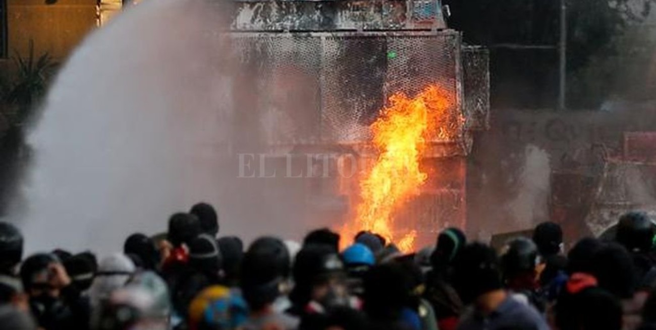 Comienza con incendios una nueva jornada de protestas en Chile